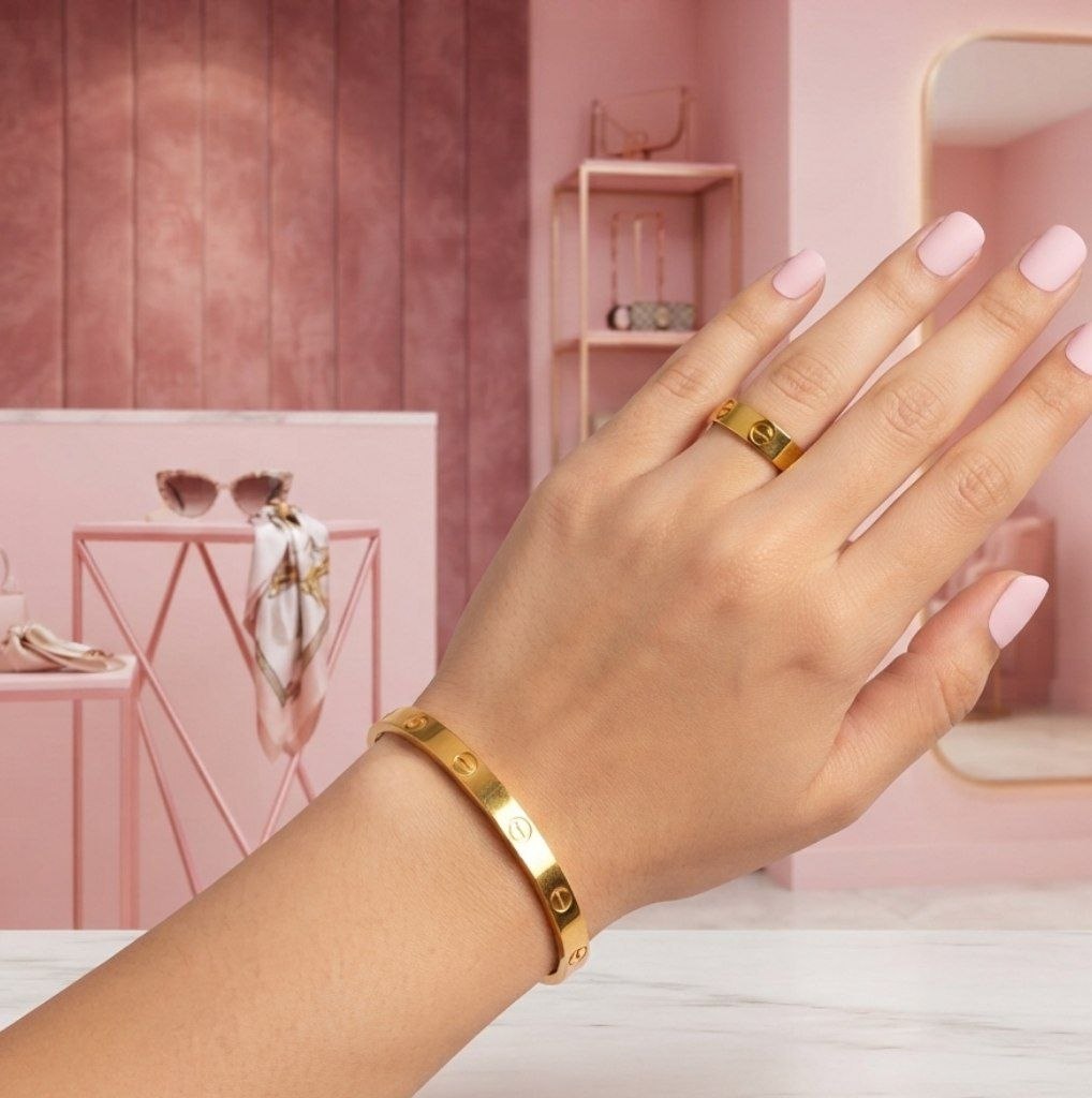 خرید دستبند زنانه کارتیه (Cartier) نگین‌دار استیل رنگ ثابت؛ قیمت و مدل جدید ژوپینگ