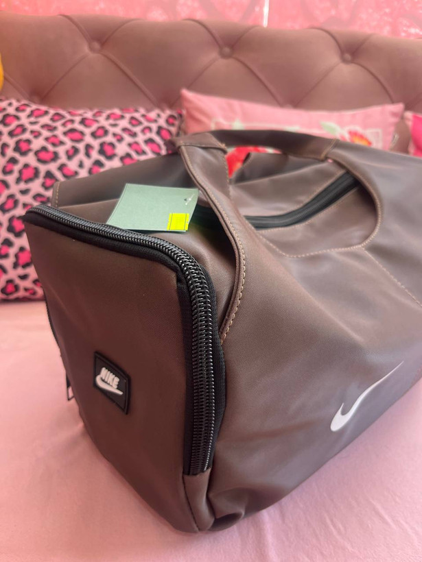 کیف دستی و ورزشی نایک (Nike) مدل شیک زنانه | خرید کیف اسپرت و روزمره با کیفیت عالی